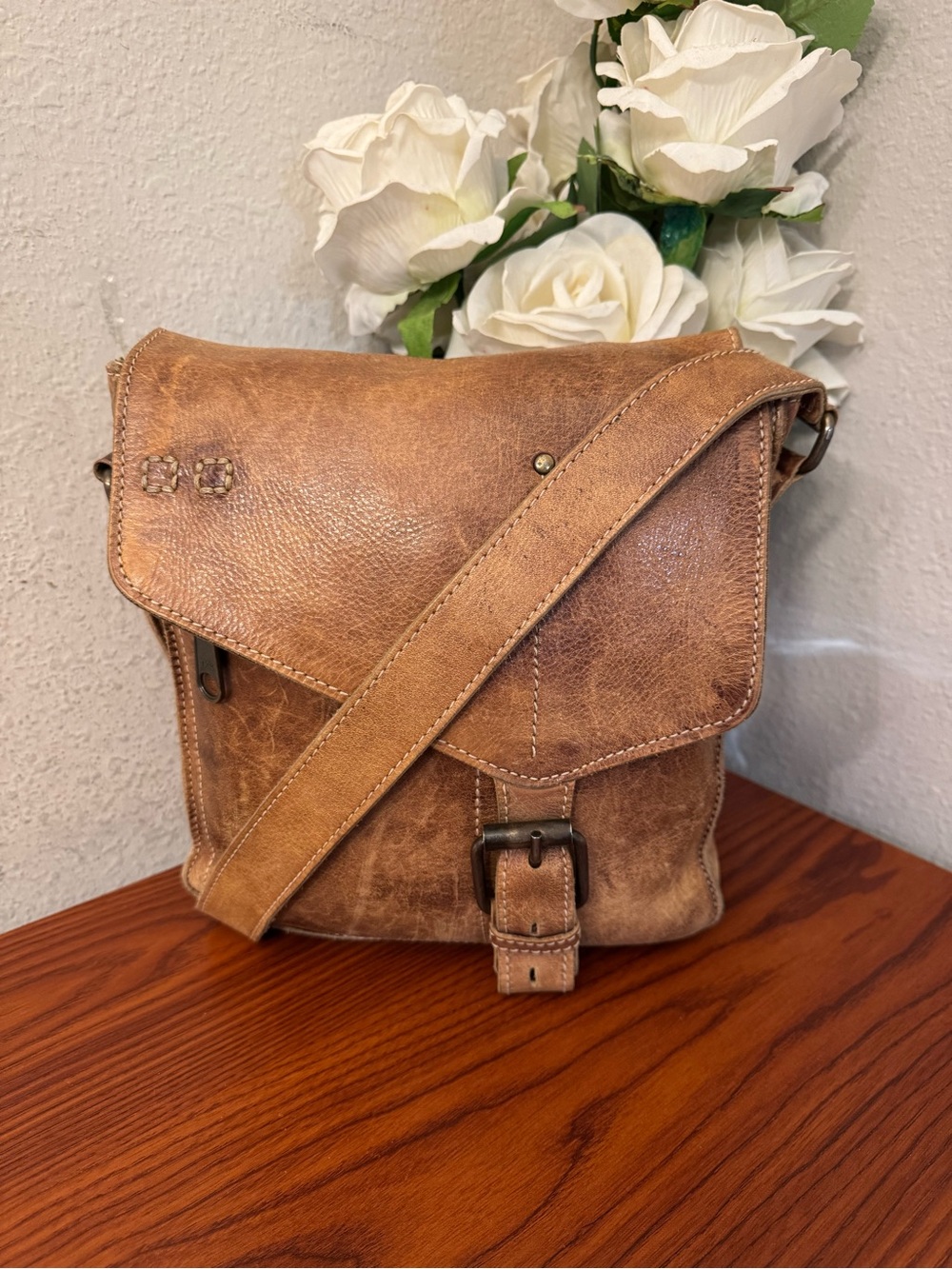 BED|STU Tan Distressed Leather Messenger Bag